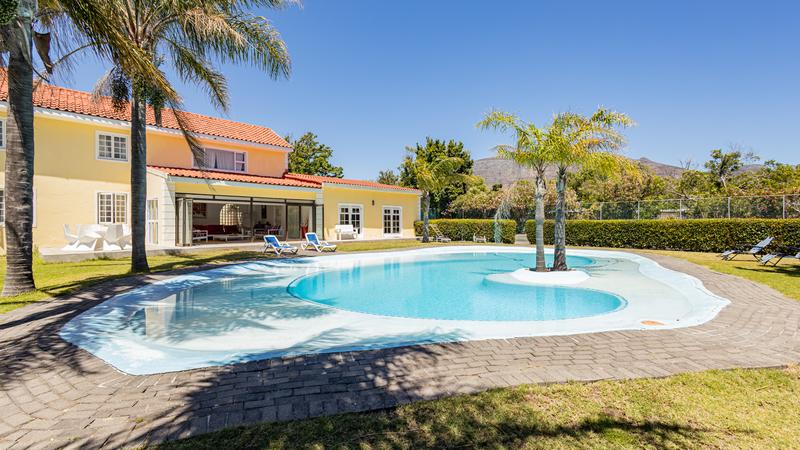 10 Bedroom Property for Sale in Constantia Western Cape